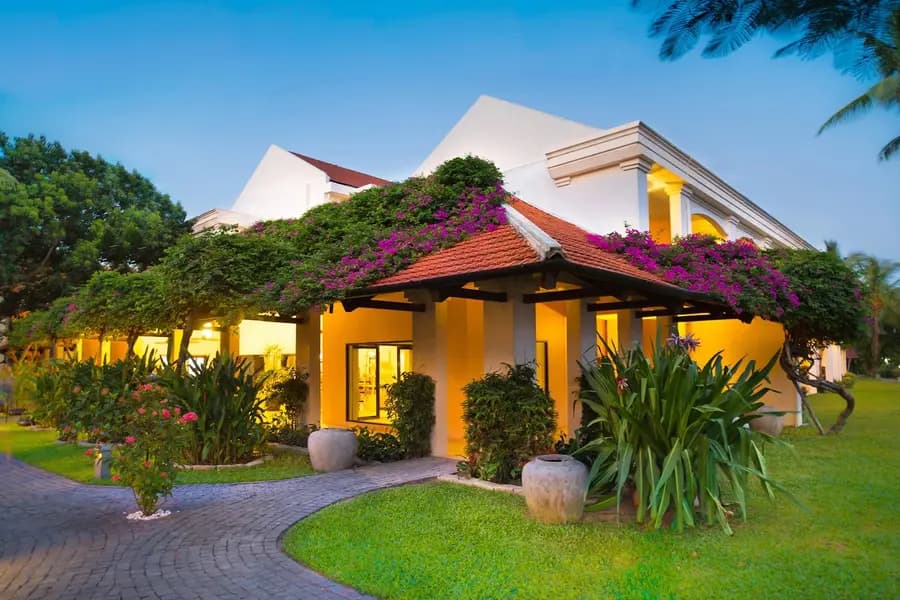 anantara-hoi-an-resort-vietnam — pool