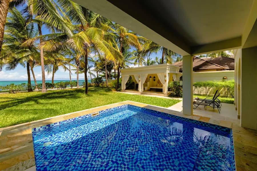 baraza-resort-spa-zanzibar — pool