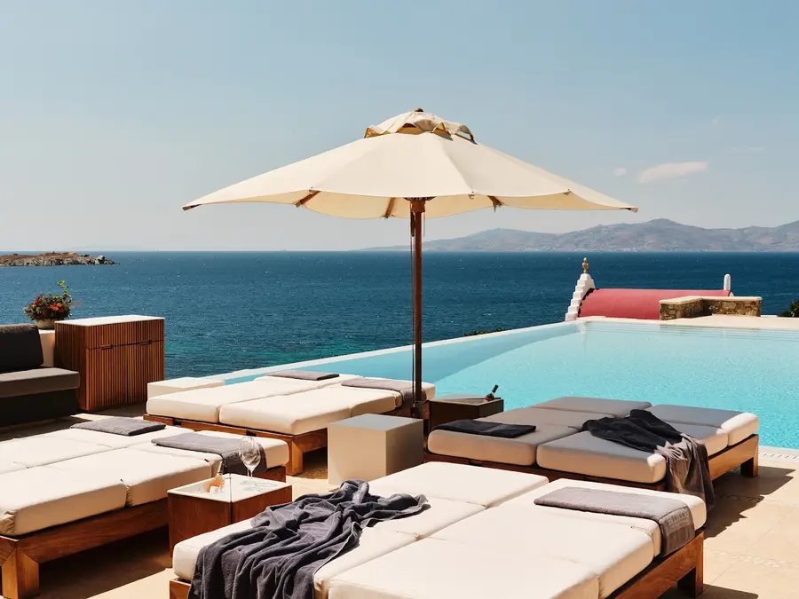 bill-and-coo-suites-mykonos-greece — room