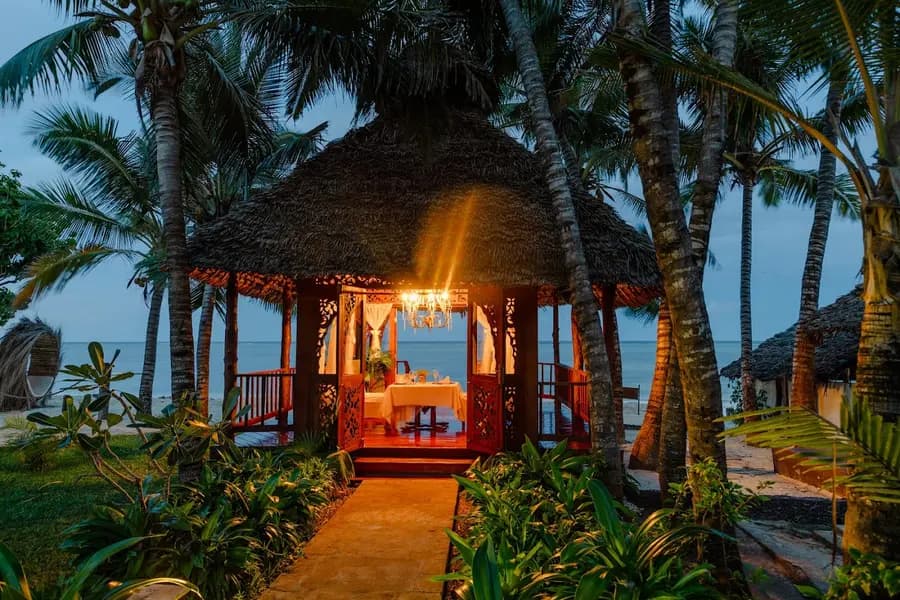 breezes-beach-club-zanzibar — dining
