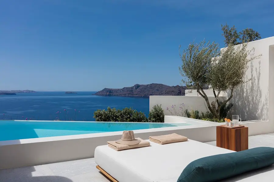 canaves-oia-suites-greece — room