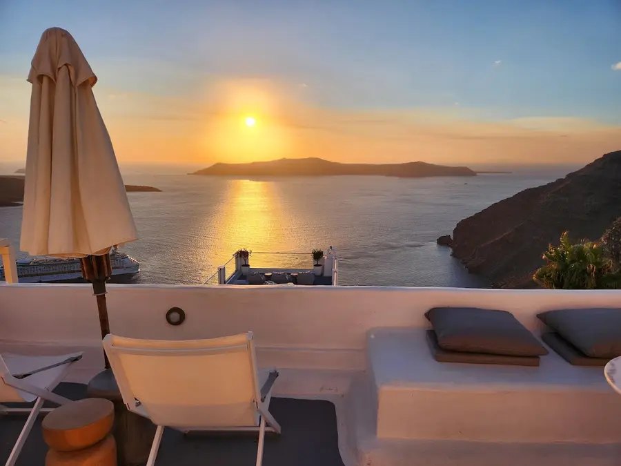 cliff-side-suites-santorini — spa