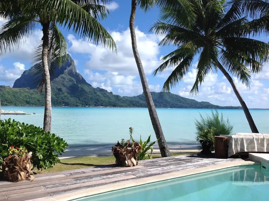 eden-beach-bora-bora — room