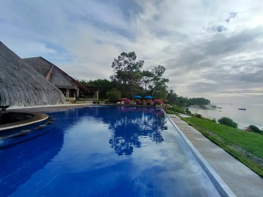 eskaya-beach-resort-bohol-philippines — room