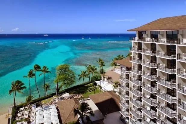 halekulani-honolulu-hawaii — pool