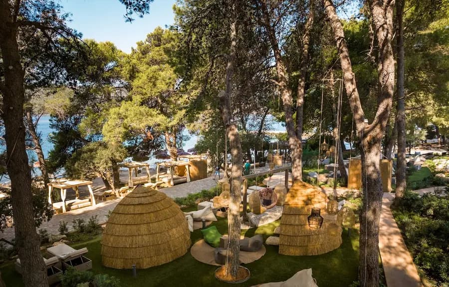 heritage-hotel-stari-grad-hvar-croatia — pool