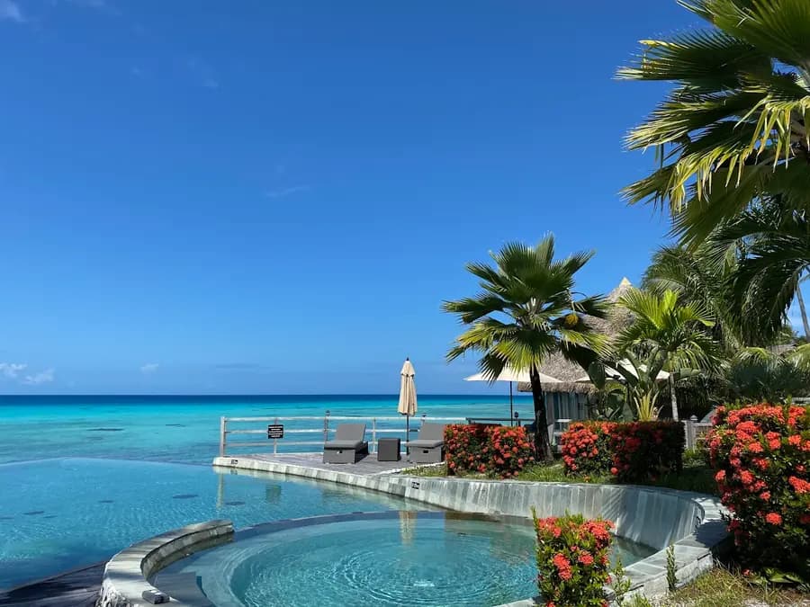 kia-ora-resort-rangiroa-french-polynesia — dining