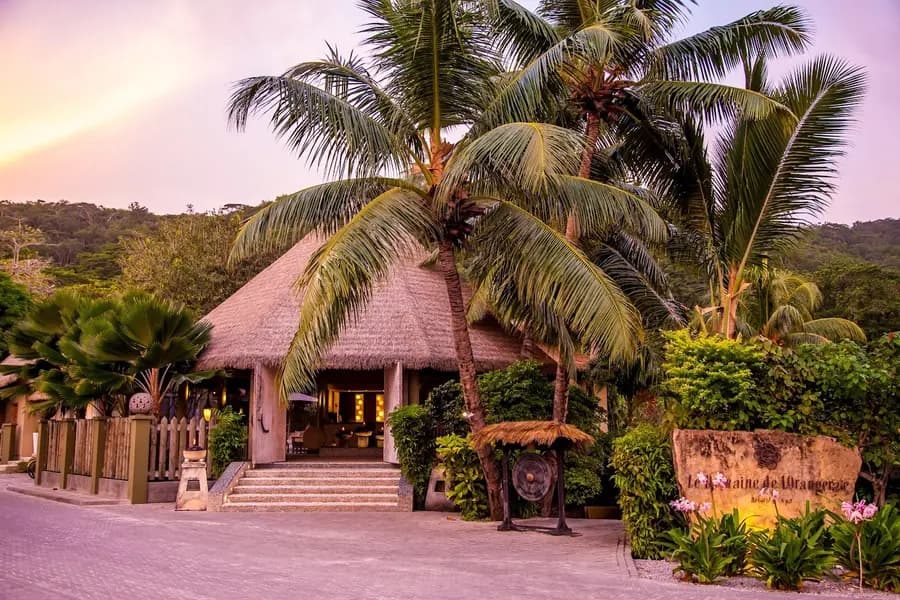 le-domaine-de-lorangeraie-resort-spa-seychelles — dining