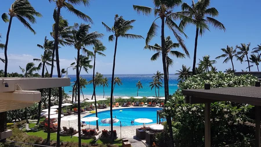 mauna-kea-beach-hotel-hawaii — room