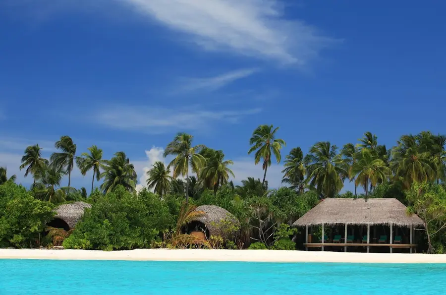 six-senses-laamu-maldives — pool