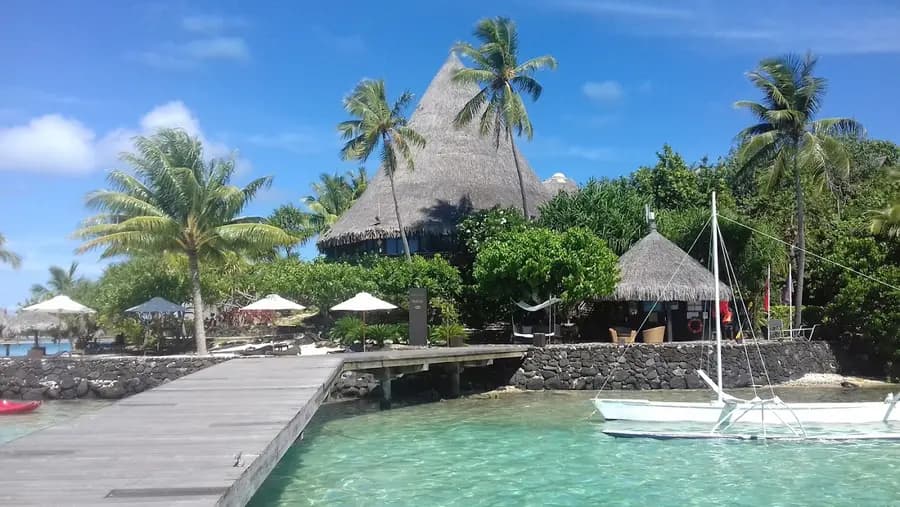 sofitel-bora-bora-private-island-french-polynesia — room