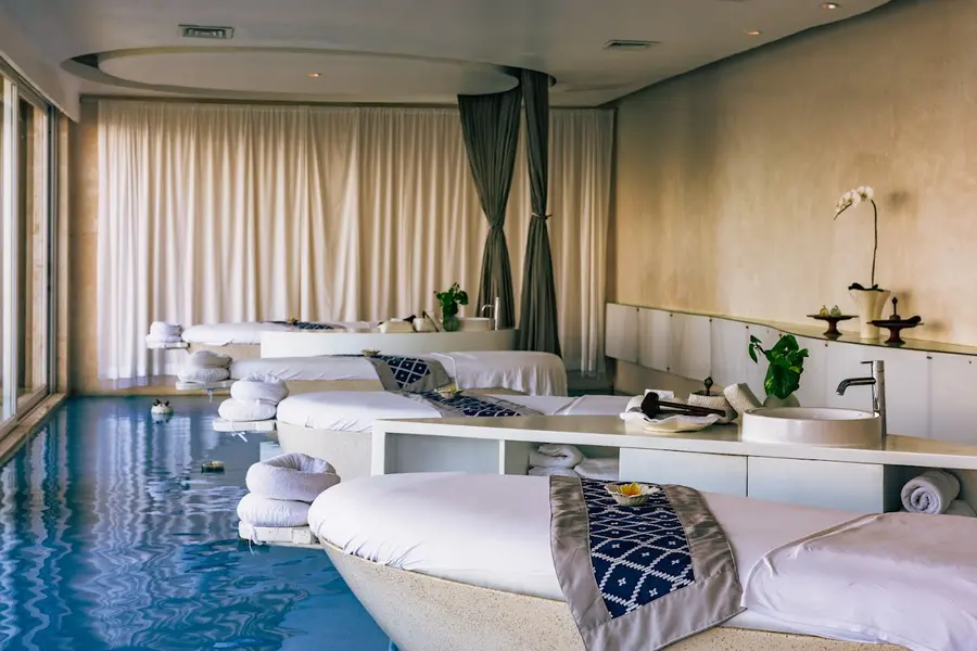 the-edge-bali-uluwatu — dining