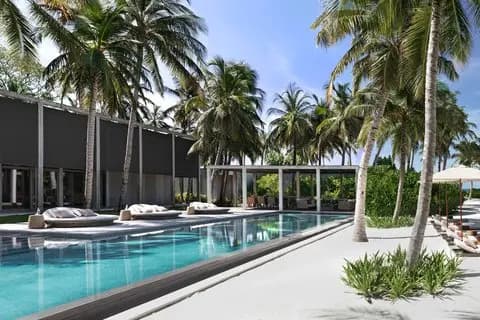 the-ritz-carlton-maldives-fari-islands-maldives — room