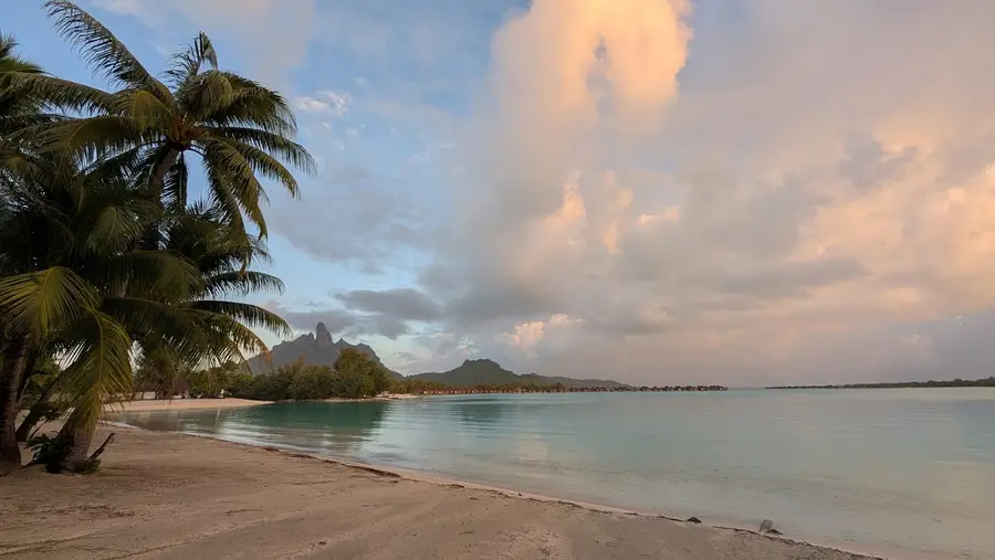 the-st-regis-bora-bora-resort-bora-bora — room