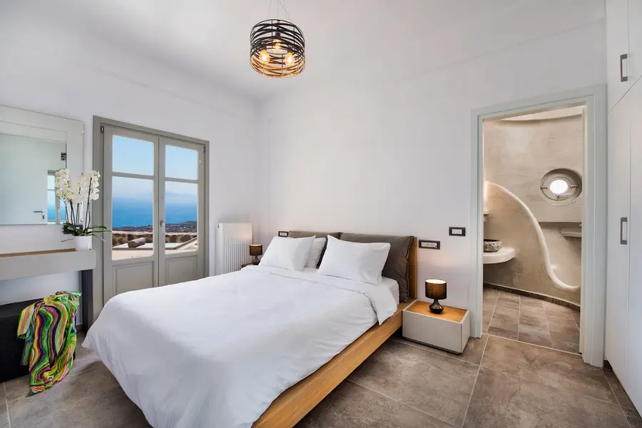 theano-cave-suites-villas-santorini — room