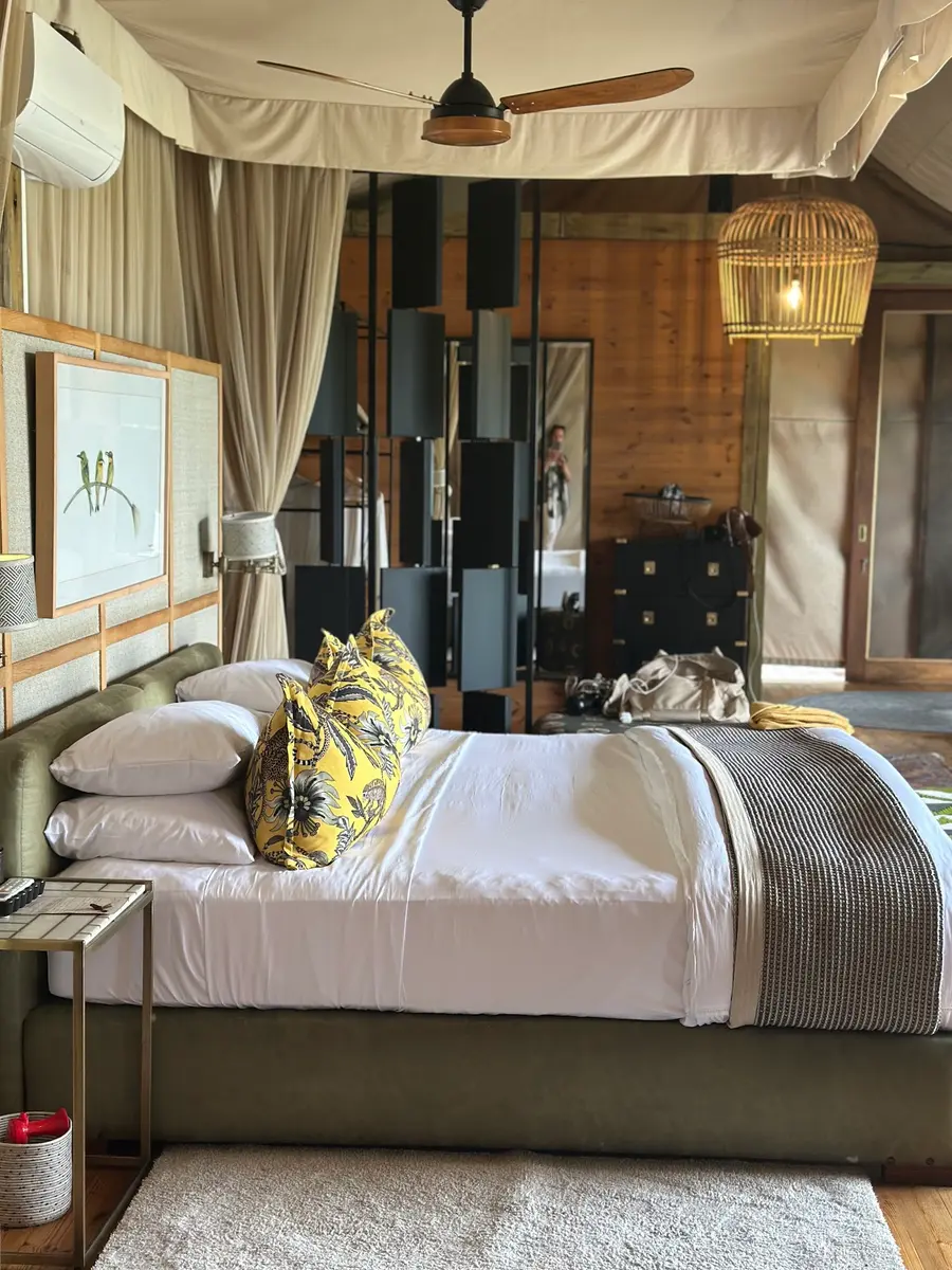 tuludi-khwai-private-reserve-botswana — room