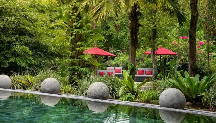 wallawwa-hotel-colombo-sri-lanka — pool