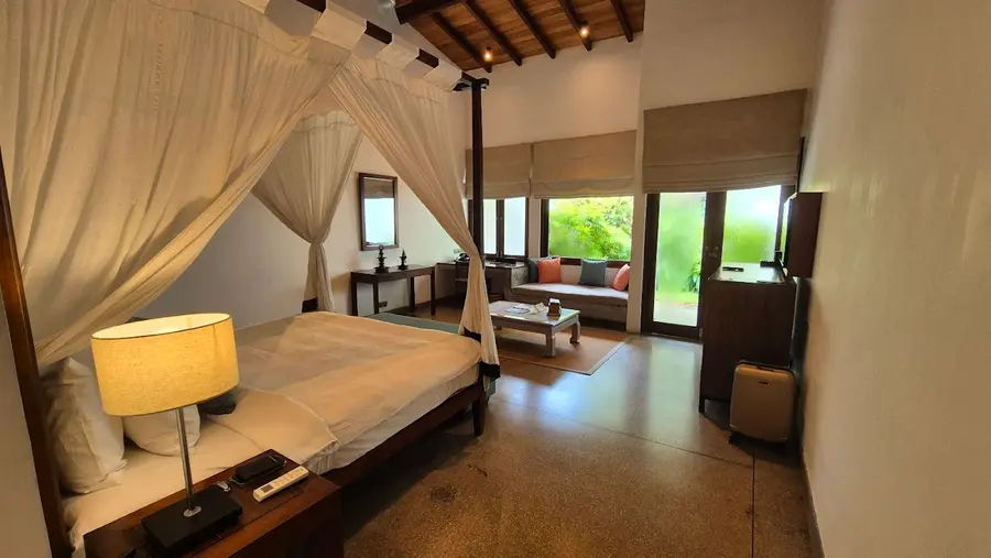 wallawwa-hotel-colombo-sri-lanka — room