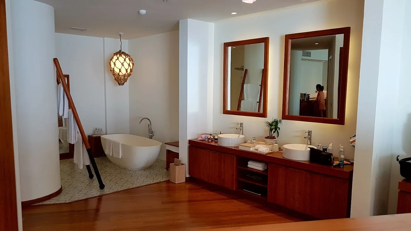 amilla-maldives-resort-residences β hero