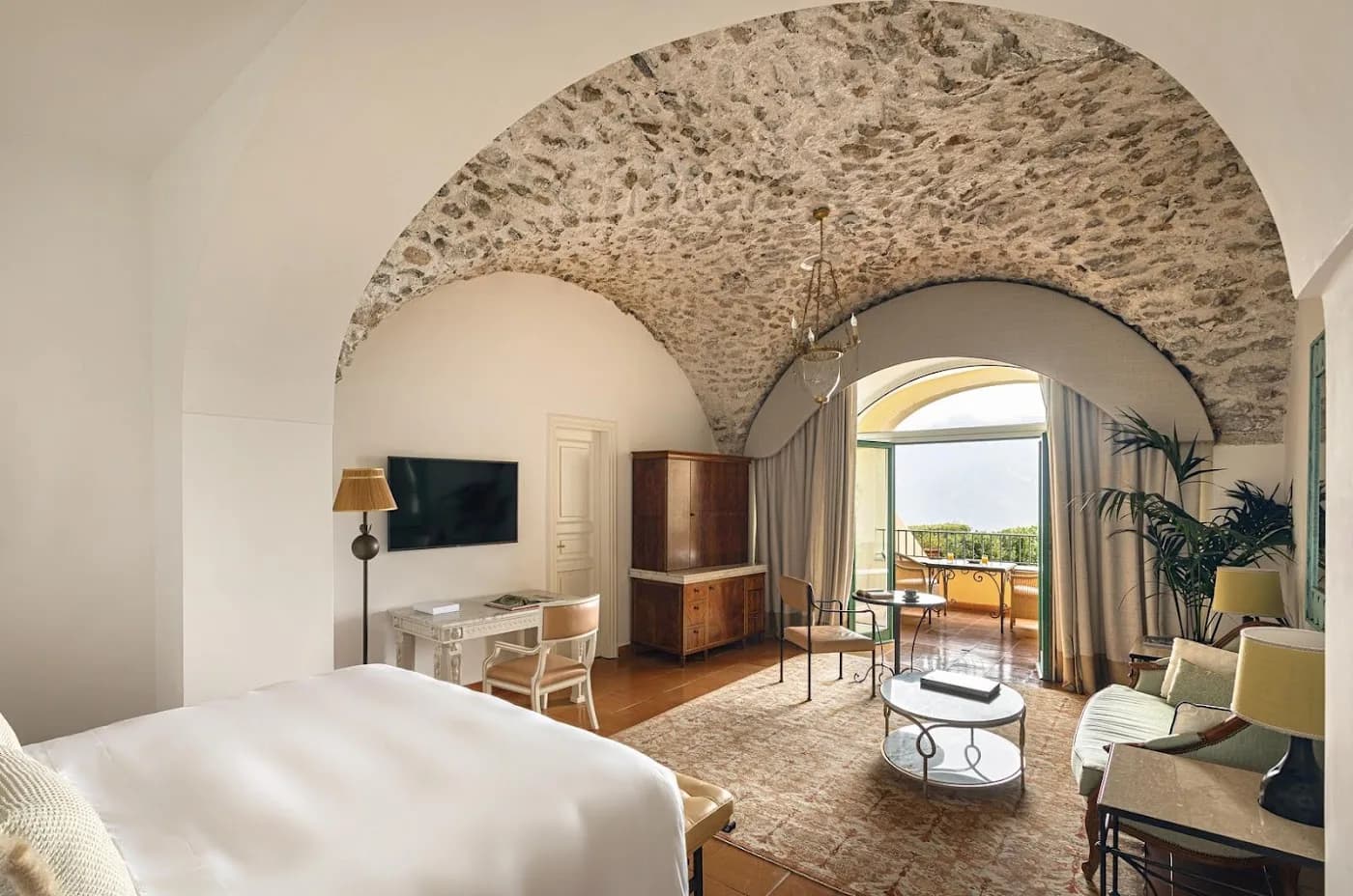 belmond-hotel-caruso-italy — hero