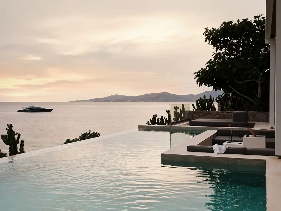 bill-and-coo-suites-mykonos-greece — spa