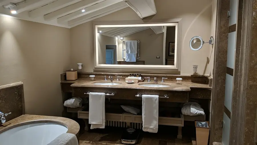 borgo-san-felice-tuscany — room