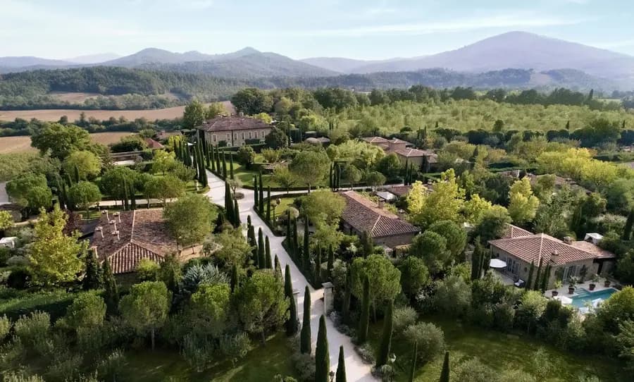 borgo-santo-pietro-tuscany-italy — room
