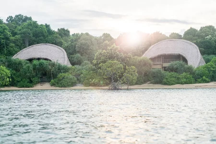 cempedak-private-island-indonesia — dining