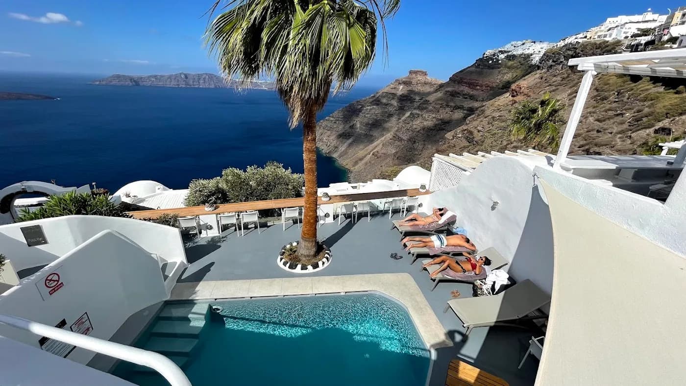 cliff-side-suites-santorini β hero