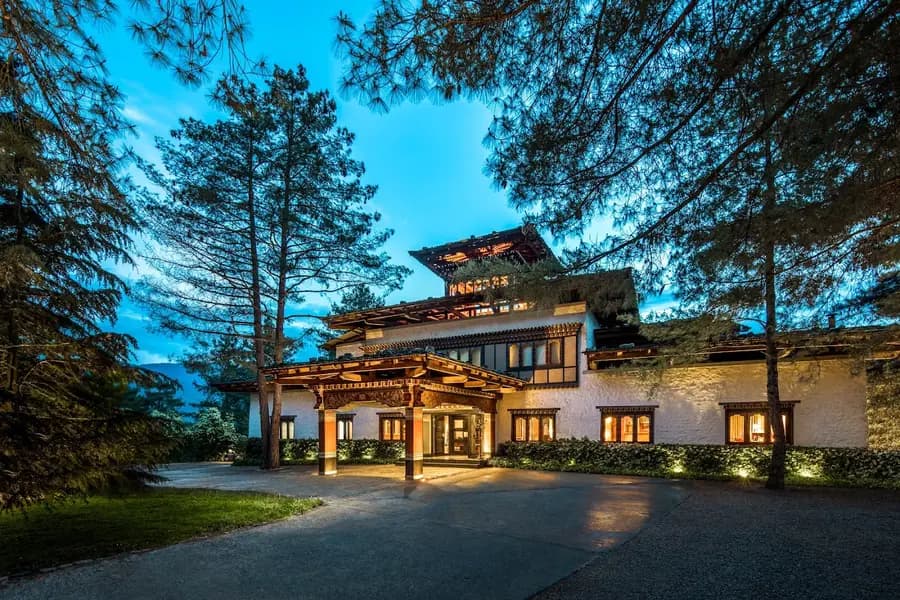 como-uma-paro-bhutan — pool