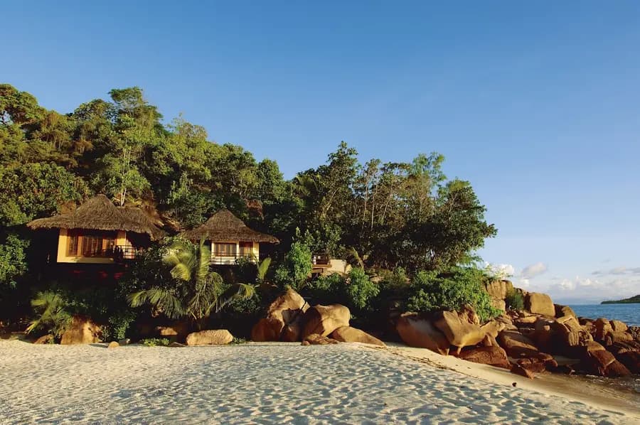constance-lemuria-praslin-seychelles-seychelles — pool
