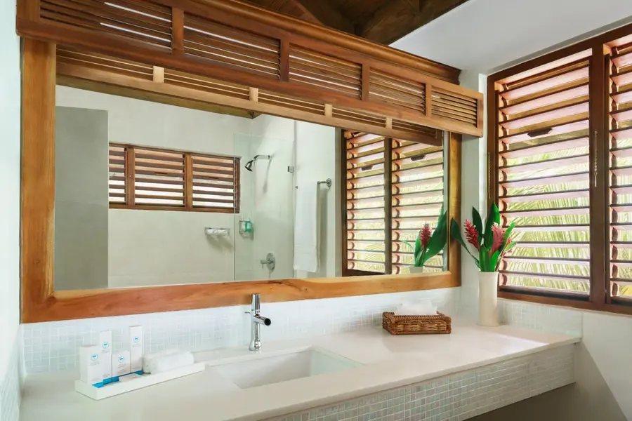 couples-swept-away-jamaica — dining