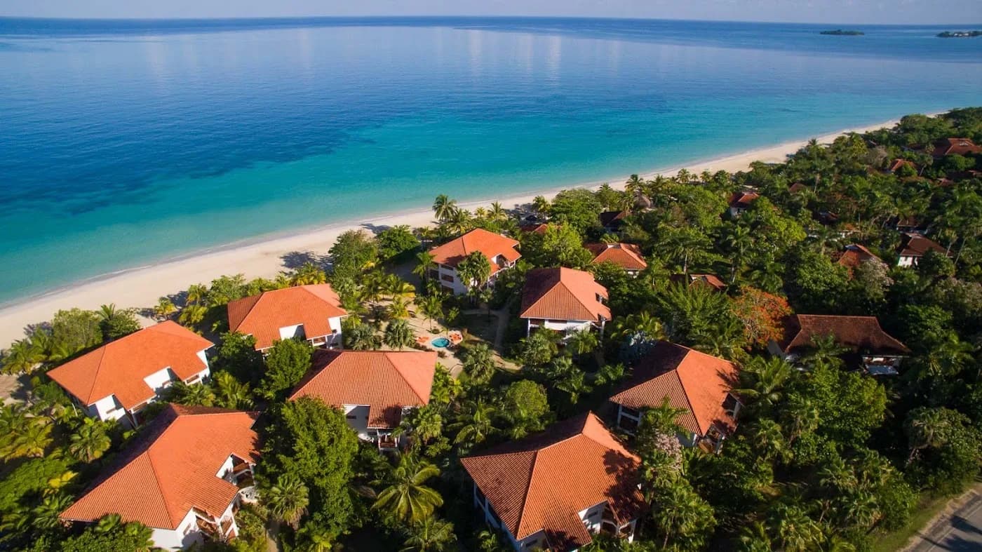 couples-swept-away-jamaica — hero