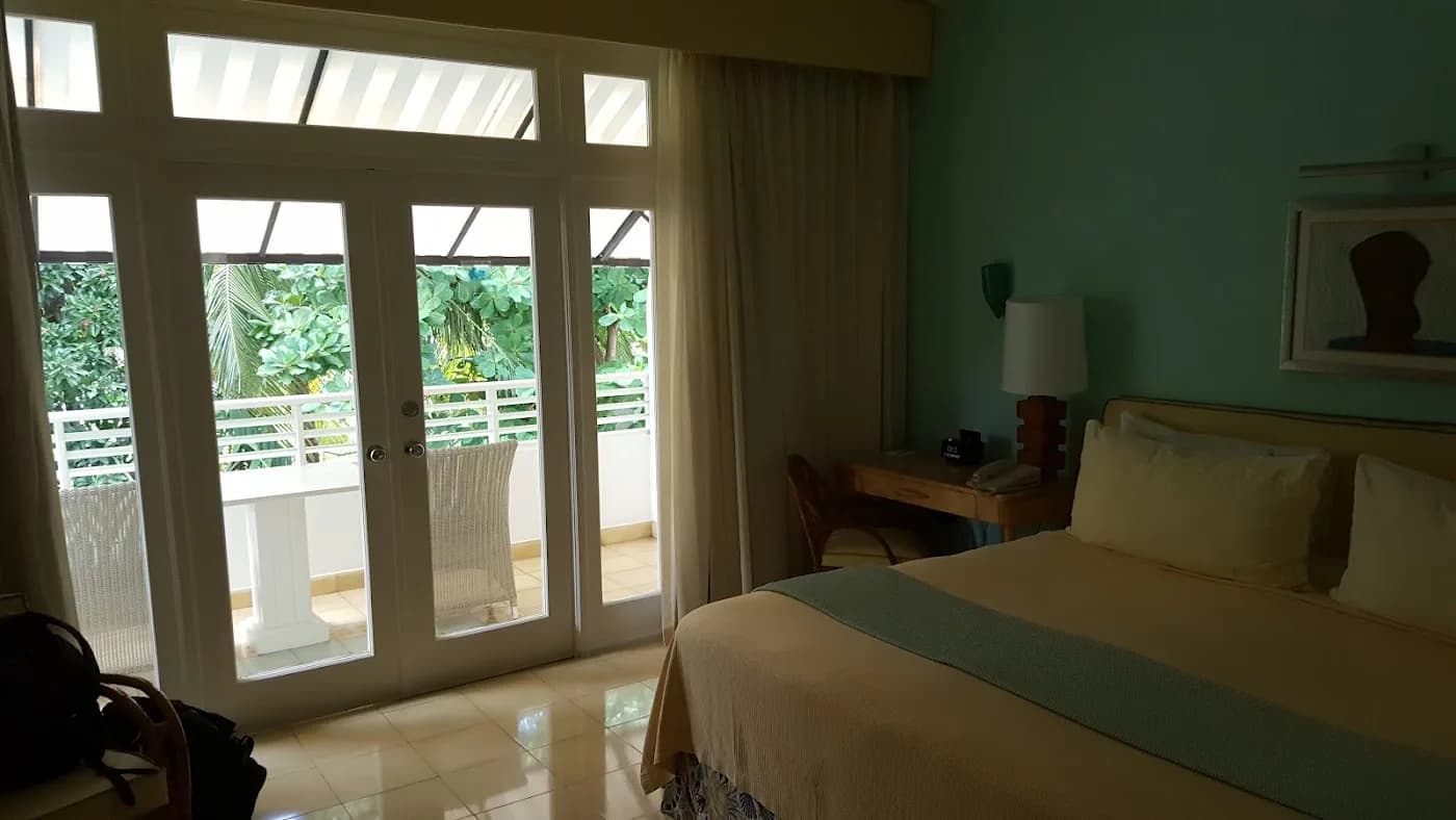 couples-tower-isle-jamaica β hero