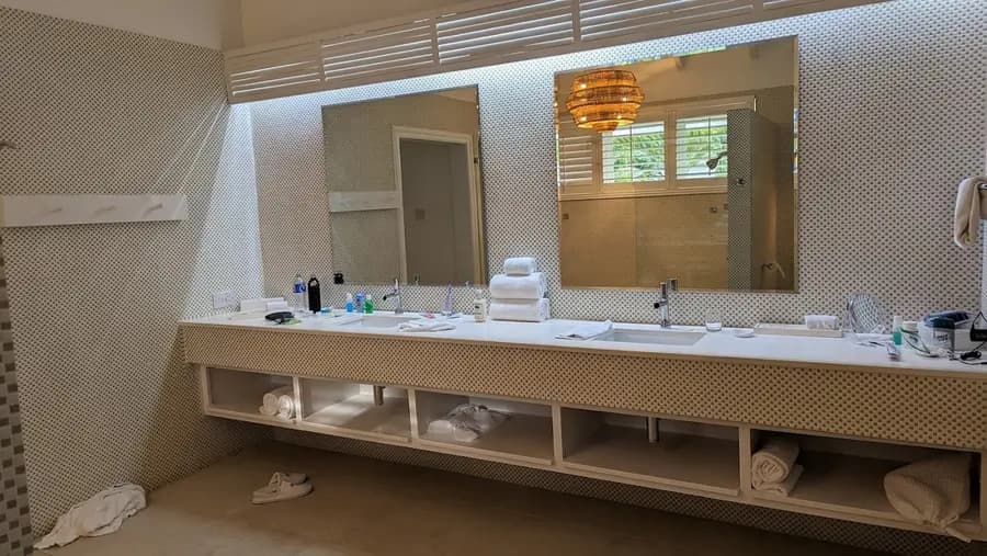 couples-tower-isle-jamaica — room