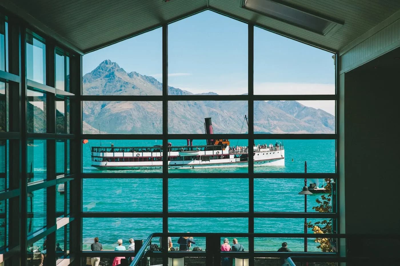 eichardts-private-hotel-queenstown-new-zealand — hero