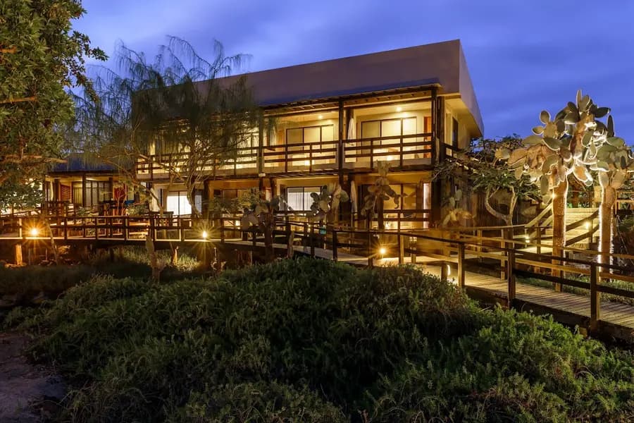 finch-bay-galapagos — room