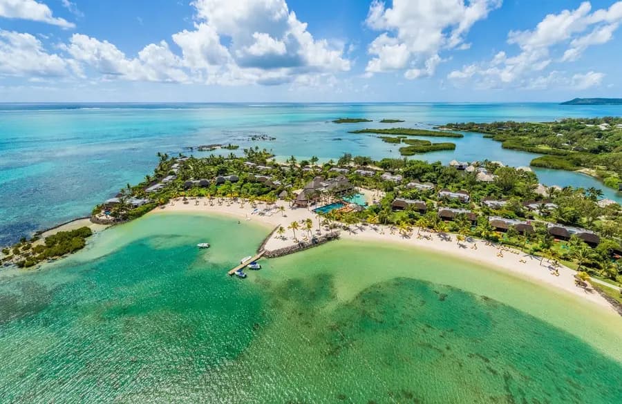 four-seasons-anahita-mauritius — room