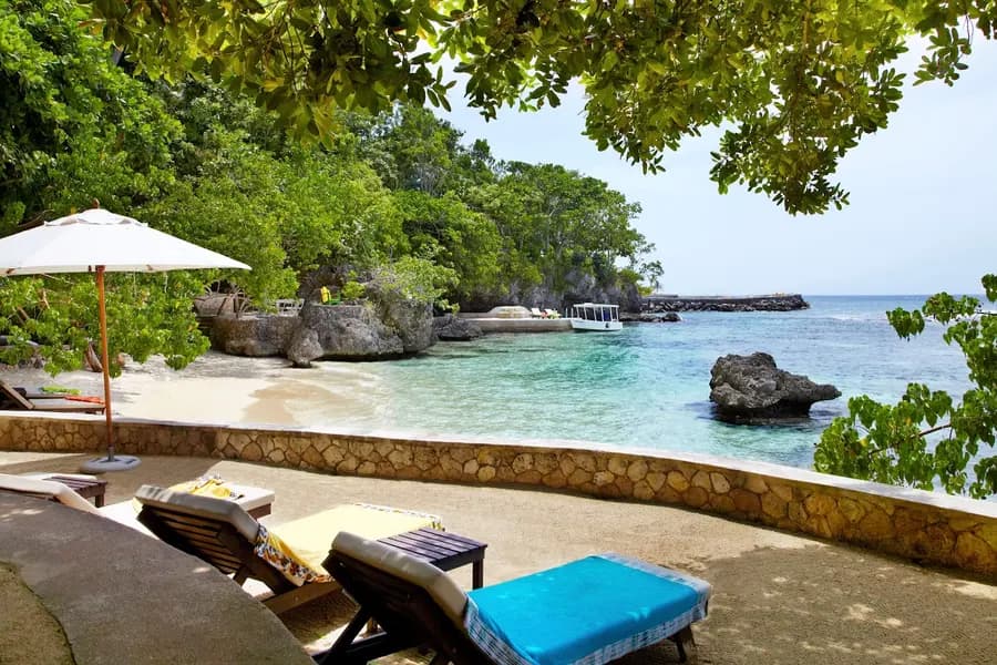 goldeneye-jamaica — dining