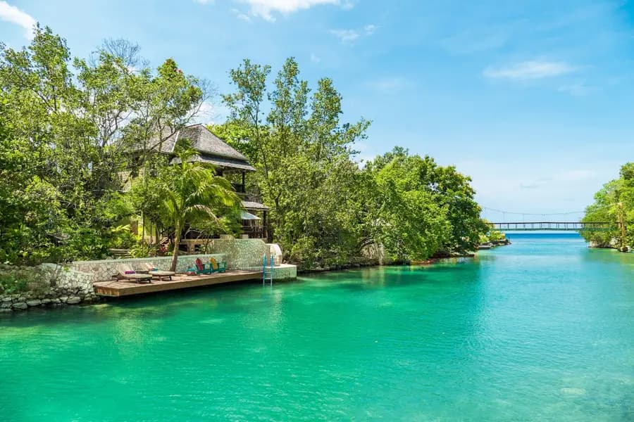 goldeneye-jamaica — pool