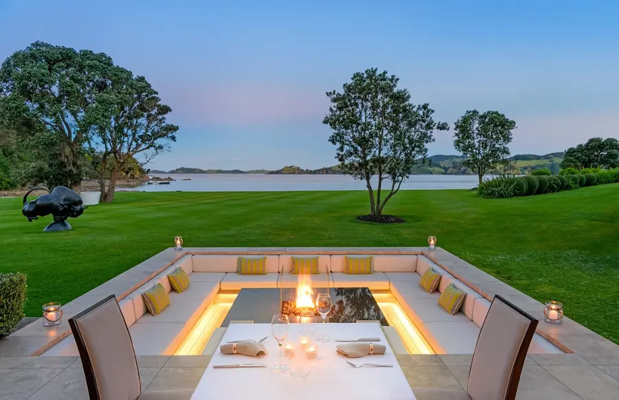 helena-bay-lodge-new-zealand — pool