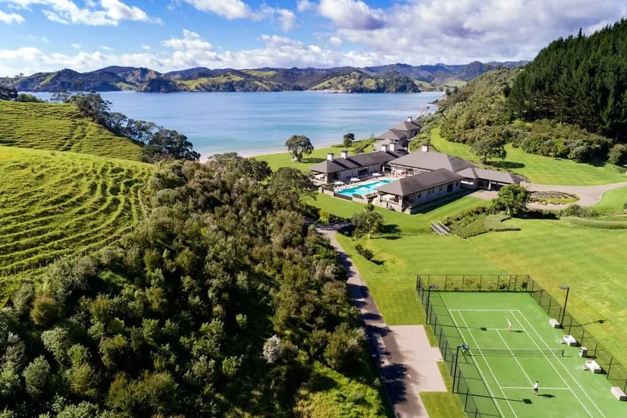 helena-bay-lodge-new-zealand — spa