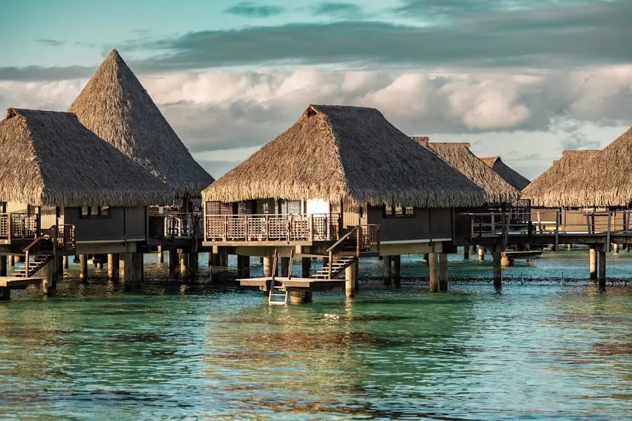 hilton-moorea-lagoon-resort-french-polynesia — pool