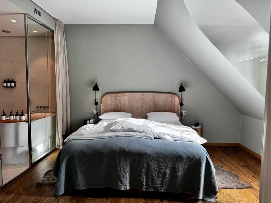 hotel-brosundet-alesund-norway — room