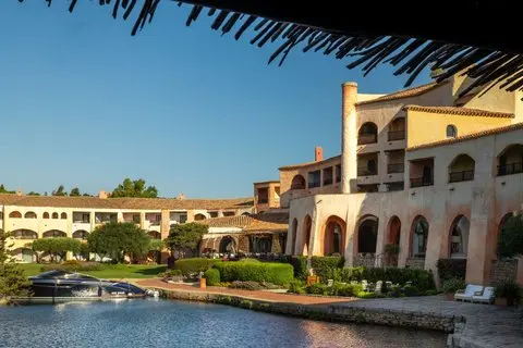 hotel-cala-di-volpe-sardegna — pool