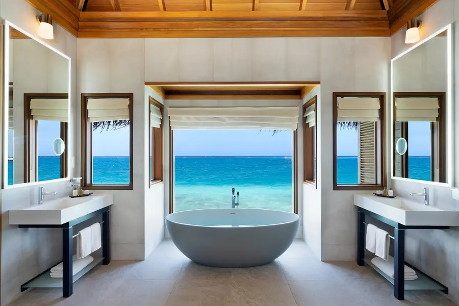 huvafen-fushi-maldives — pool