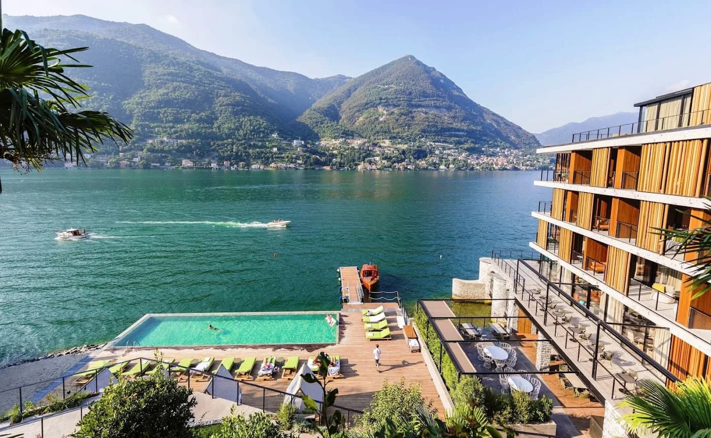 il-sereno-lago-di-como β hero
