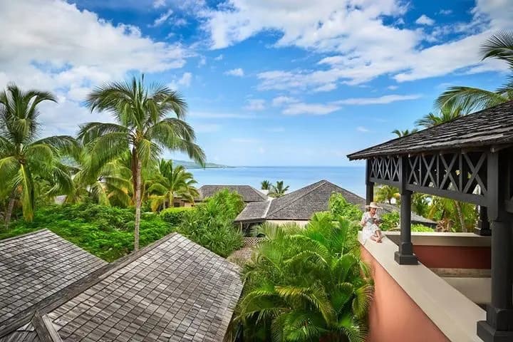 iloha-seaview-hotel-reunion — pool