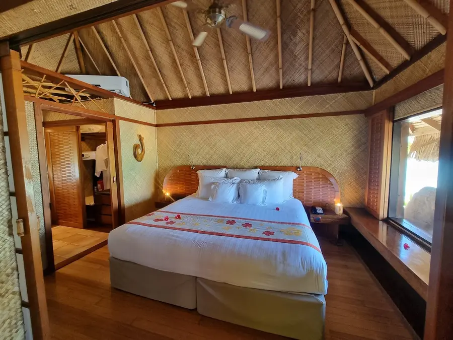 intercontinental-le-moana-bora-bora-resort-bora-bora — pool