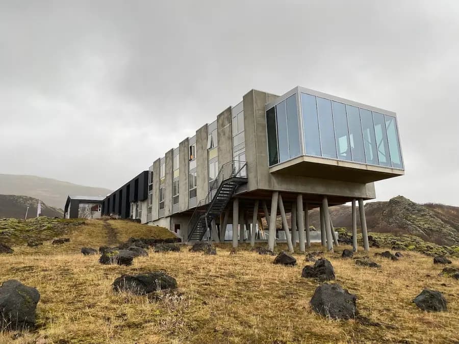 ion-adventure-hotel-nesjavellir-iceland — pool